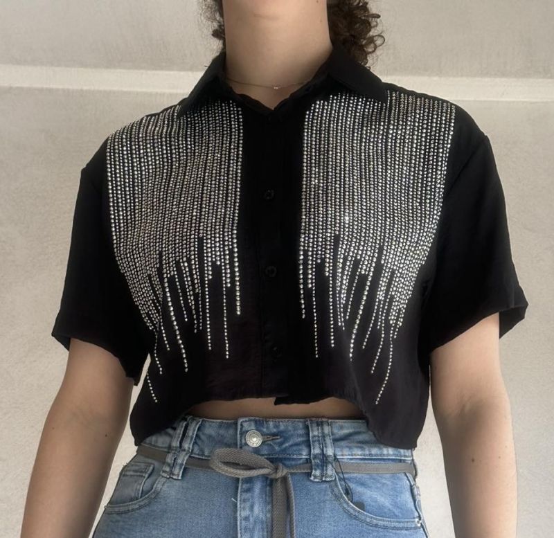 Φωτογραφία από Crop πουκάμισο με strass 