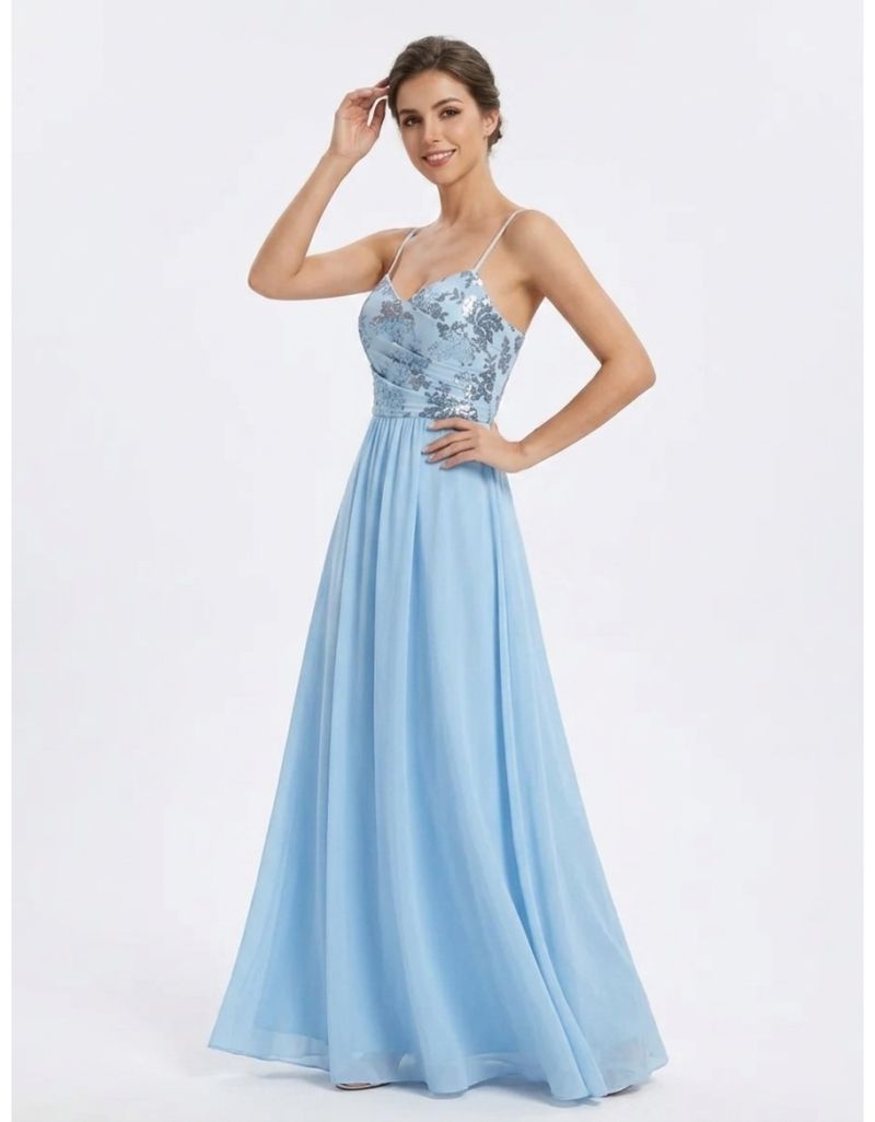 Φωτογραφία από "Starlight Sequin Maxi"