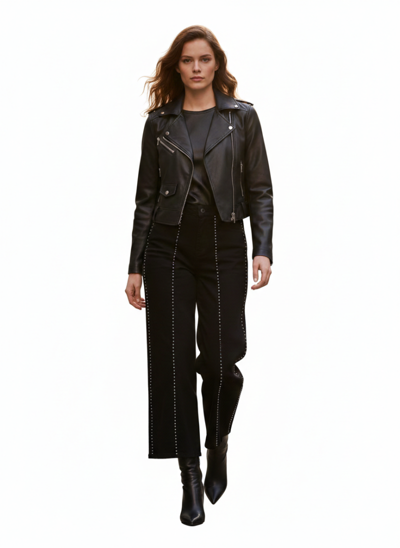 "Midnight Studded Denim" Φωτογραφία από "Midnight Studded Denim"