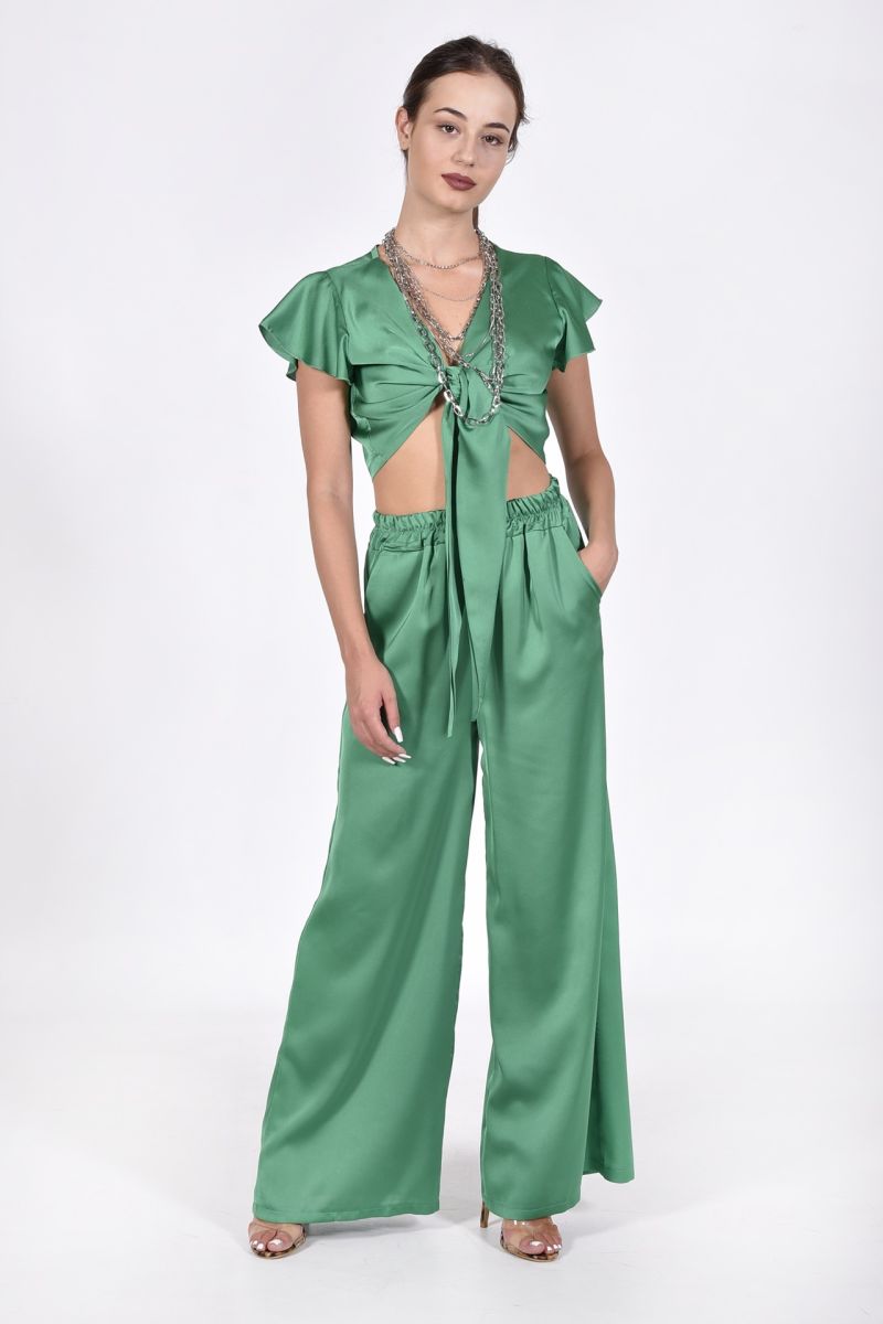 Φωτογραφία από Σετ σατινέ crop top και παντελόνα