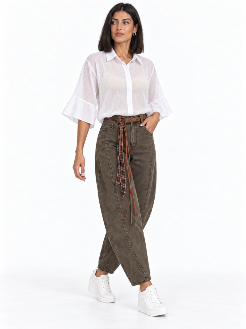 Φωτογραφία από  BARREL JEANS WITH BELT